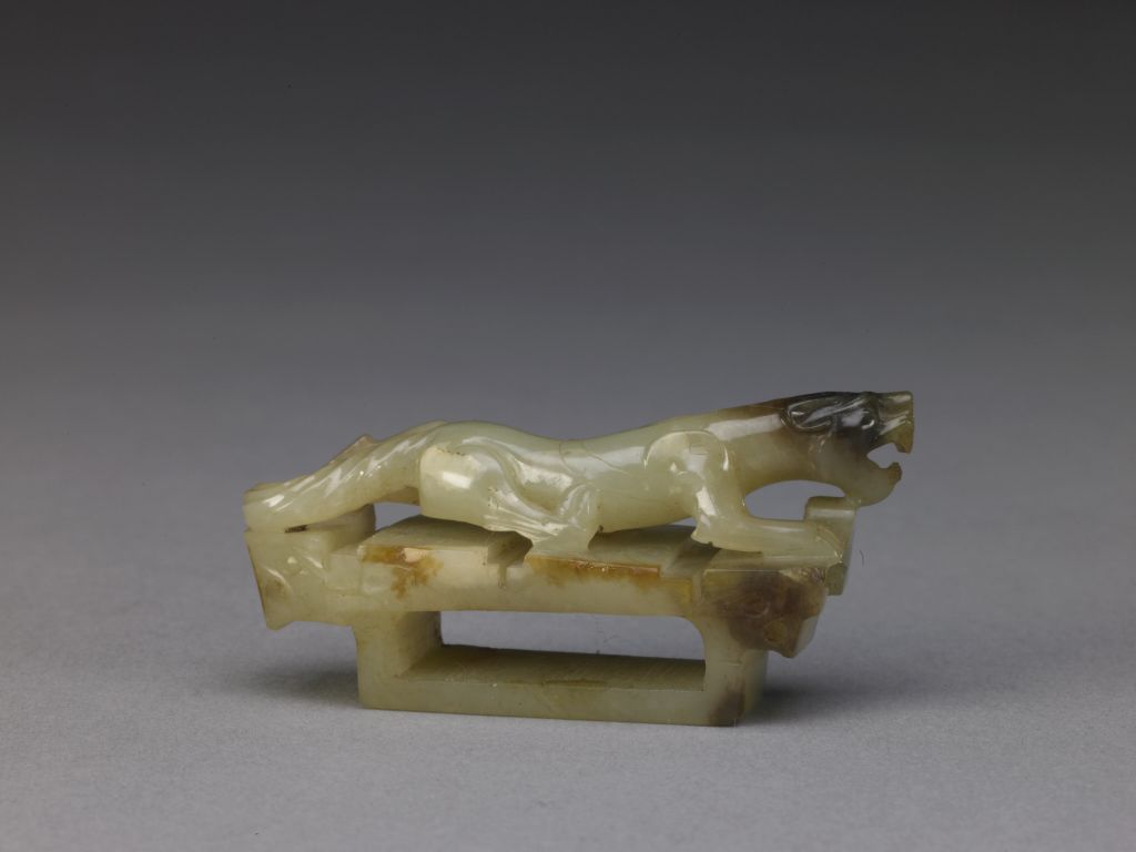 图片[1]-Jade carved tiger shaped sword-China Archive
